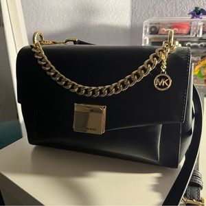 NWOT Michael Kors medium Lita purse with adjustable strap & magnetic clasp